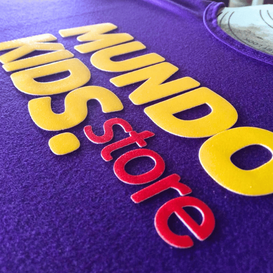 Estampa com efeito relevo. com relevo